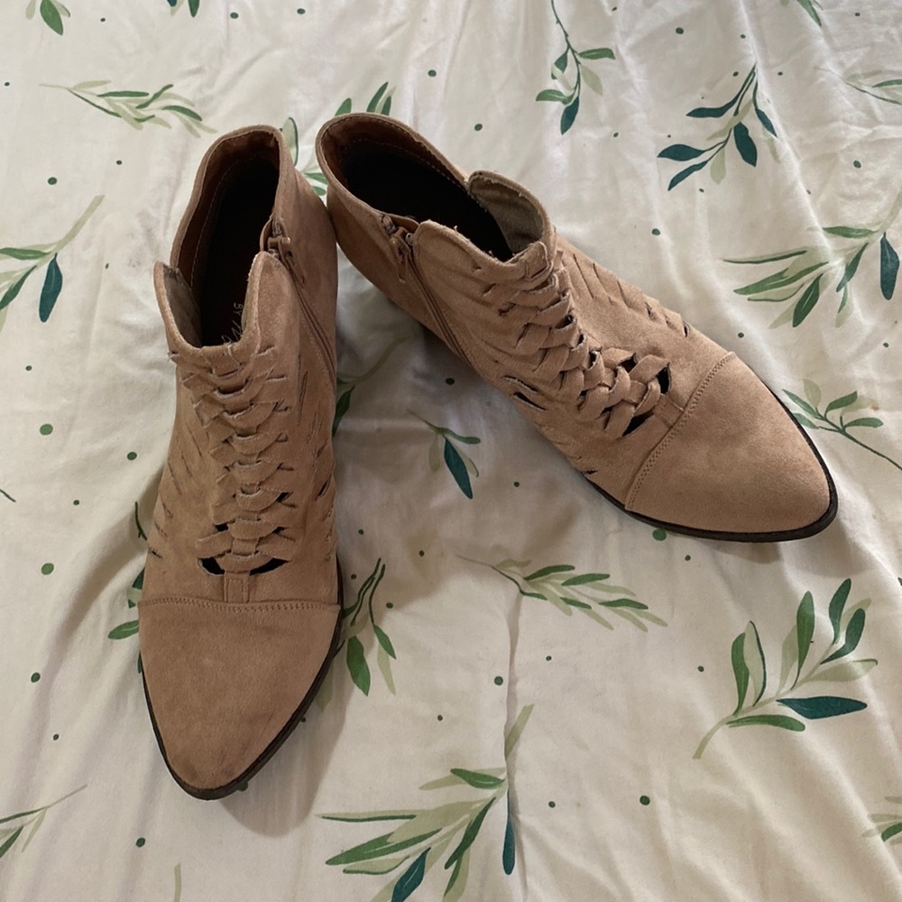 Tan heeled boots